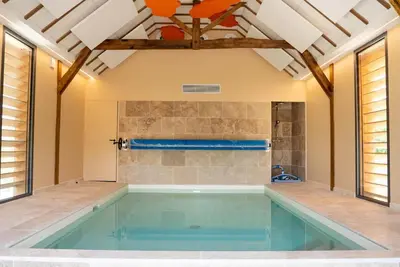 Image de Gîte avec piscine, climatisation - 14 pers.
