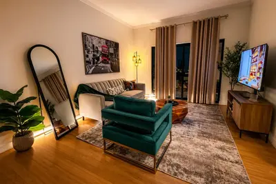 Image de Fantastic 2-bedroom condo with free parking