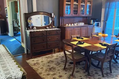Image de Oldest historic Victorian 7-bedroom bed & breakfast in charming Ferndale