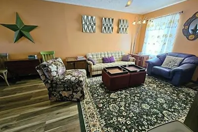 Image de Tangerine Dream, cozy 2-bedroom apartment with all the conveniences of home.