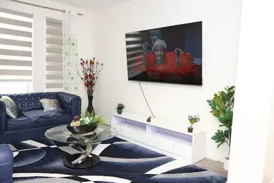 Image de 3 Bedrooms main Floor House Here For You