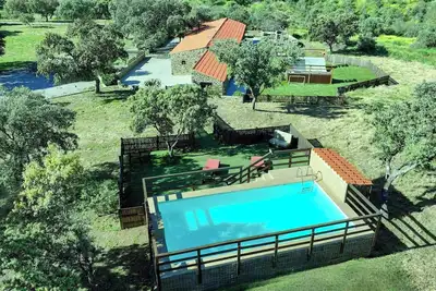 Image de Maison en pierre avec piscine à Llerena, Badajoz.