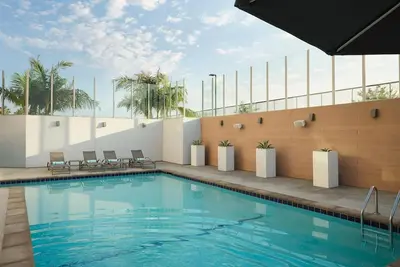 Image de 3 Affordable Suites w/ Pool Access | Near Disneyland | Pets Are Welcome!