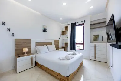 Image de Appartement 'Prime Suite - Albufeira, Algarve' avec vue sur la mer, Wi-Fi et climatisation