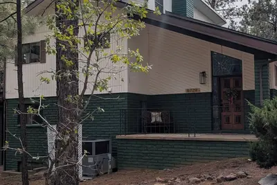 Image de Come Stay at the Strawberry Retreat: A beautiful family-friendly home for 12