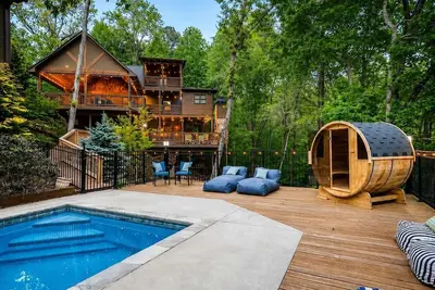 Image de Mtn Views • Sleeps 20 • Game Room • Outdoor Fun