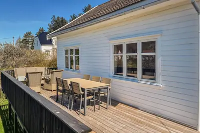 Image de 2 bedroom stunning home in Lindesnes