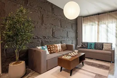 Image de District 1's Serene Sanctuary, 2Bedrooms (3beds), 2WCs, Sky pool, Gym