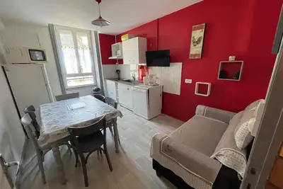 Image de Appt 5pers maxi, 2 chbres, hyper centre, stationnement facile, proche parcs et com