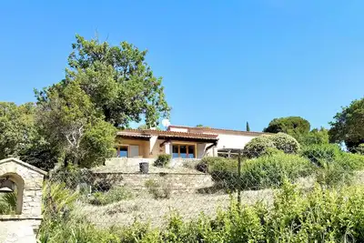 Image de Villa vue mer piscine privée 4 chambres wifi climatisation jardin idéale famille
