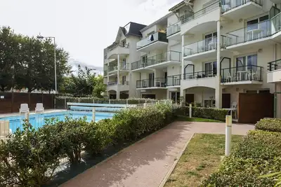 Image de Appartement côtier près du port de plaisance