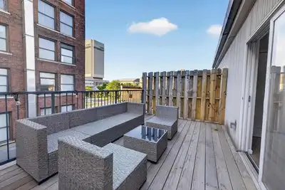Image de Skyline-view retreat w/ sauna & gym
