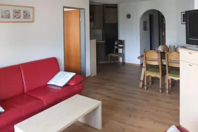Image de Bergblick 35 2½-Zimmerwohnung by Interhome