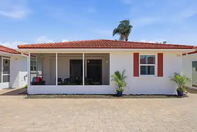 Image de Siesta Key-Gulf Side-2 bedroom/2 full baths- close to Private Beach-Heated Pool