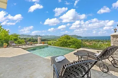 Image de New Listing • 3br Villa • Pacifico • Private Pool • Ocean View