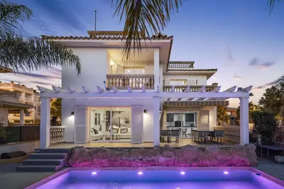 Image de Villa Sol Felostal, 130m zum Strand, nahe Airport und Palma Zentrum by Interhome