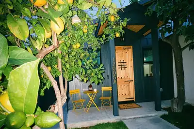 Image de Cozy Two bedroom house with two full bathrooms and laundry room