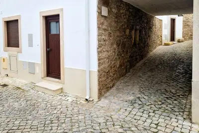 Image de In the center of the historic town of Aljubarrota, located between the mountains and the sea.