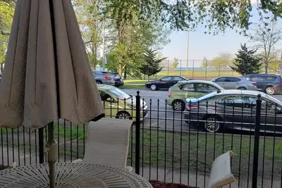 Image de Chicago Lakefront Vacation Rental · Fire Pit Patio · Loyola Beach