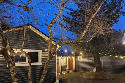 Image de Cosy apartment in a quiet neighborhood, close to beautiful nature.