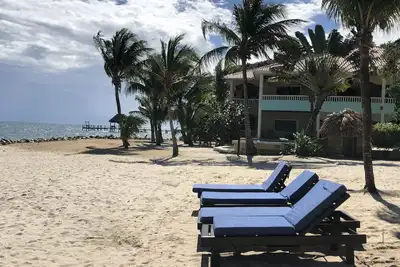 Image de Dual Beachfront 4br Condos-Sleeps 14-Placencia