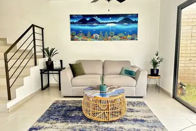 Image de Charming Modern Family Home near Beach & City! Pool Access & Casa Club!