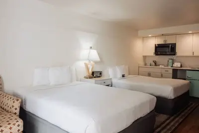 Image de Central Waikiki Stay - Gold Kitchenette Room + Amenities