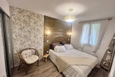 Image de Appartement rénové à Bielle, village typique, piscine de juin à fin septembre