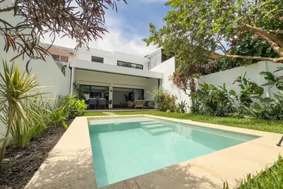 Image de Brand new 5br Villa w/Private Pool, Super Centric & Space for 20 People!