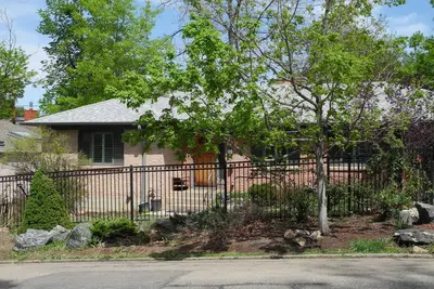 Image de Charming 3 bed/2 bath Ranch Style House in Chautauqua Neighborhood
