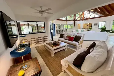 Image de Elegant Family Villa w/Pool, Hot Tub & Service