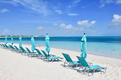 Image de New Listing Beachfront 2-bedroom Condo directly on Grace Bay Beach! \nSleeps 4-6