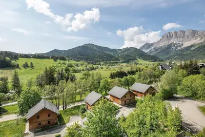 Image de Appartement familial près des pistes de ski et d'une supérette.