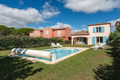 Image de Maison avec piscine privée