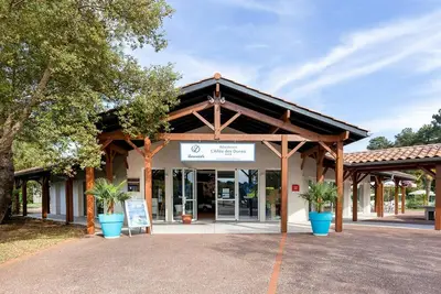 Image de Charmant appartement avec piscine