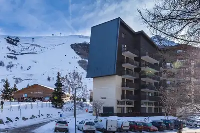 Image de Appartement en bord de piste avec vue sur le balcon