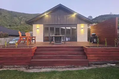 Image de Unwind in beautiful Waikawa — your perfect coastal hideaway