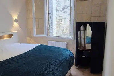 Image de Appartement rénové donnant sur cour intérieure dans le centre historique d'Arles