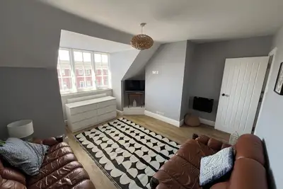 Image de Bolt hole by the sea