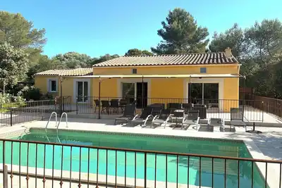 Image de Villa dans quartier résidentiel à Uzès