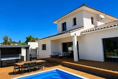 Image de À 10 minutes des plage magnifique villa de haut standing avec piscine et jacuzzi