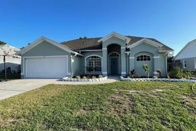 Image de Spacious heated Pool Home with Smart TVs and Pool Table.