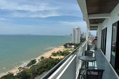 Image de 180 sqm, 3 bedroom condo with amazing oceanfront view!