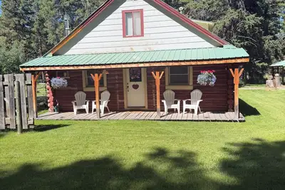 Image de Spacious 4-bedroom cabin in Lincoln perfect for your short or long term getaway!