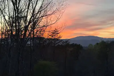 Image de Escape to the Outlaws Roost, A Luxury Mountain Retreat with Rustic Outlaw Charm!