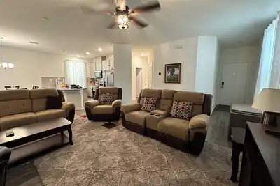 Image de Cozy 3-bedroom retreat perfect for families and professionals