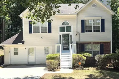 Image de The Fairburn Luxe Retreat! Fantastic 3-bedroom home, Minutes Away From Airport!