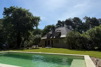 Image de Le Peruguet - maison avec piscine chauffée et bois, parc privé