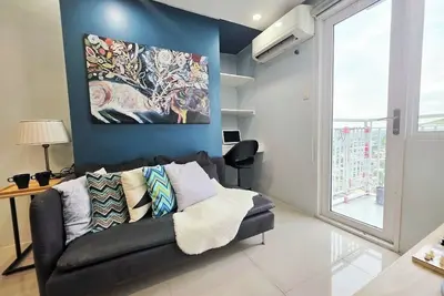 Image de Cozy 2-bedroom condo w/Ac living room, balcony, Netflix walking dis to Sm North