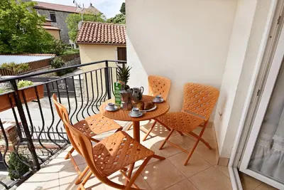 Image de Charmant appartement au bord de la piscine à Tar